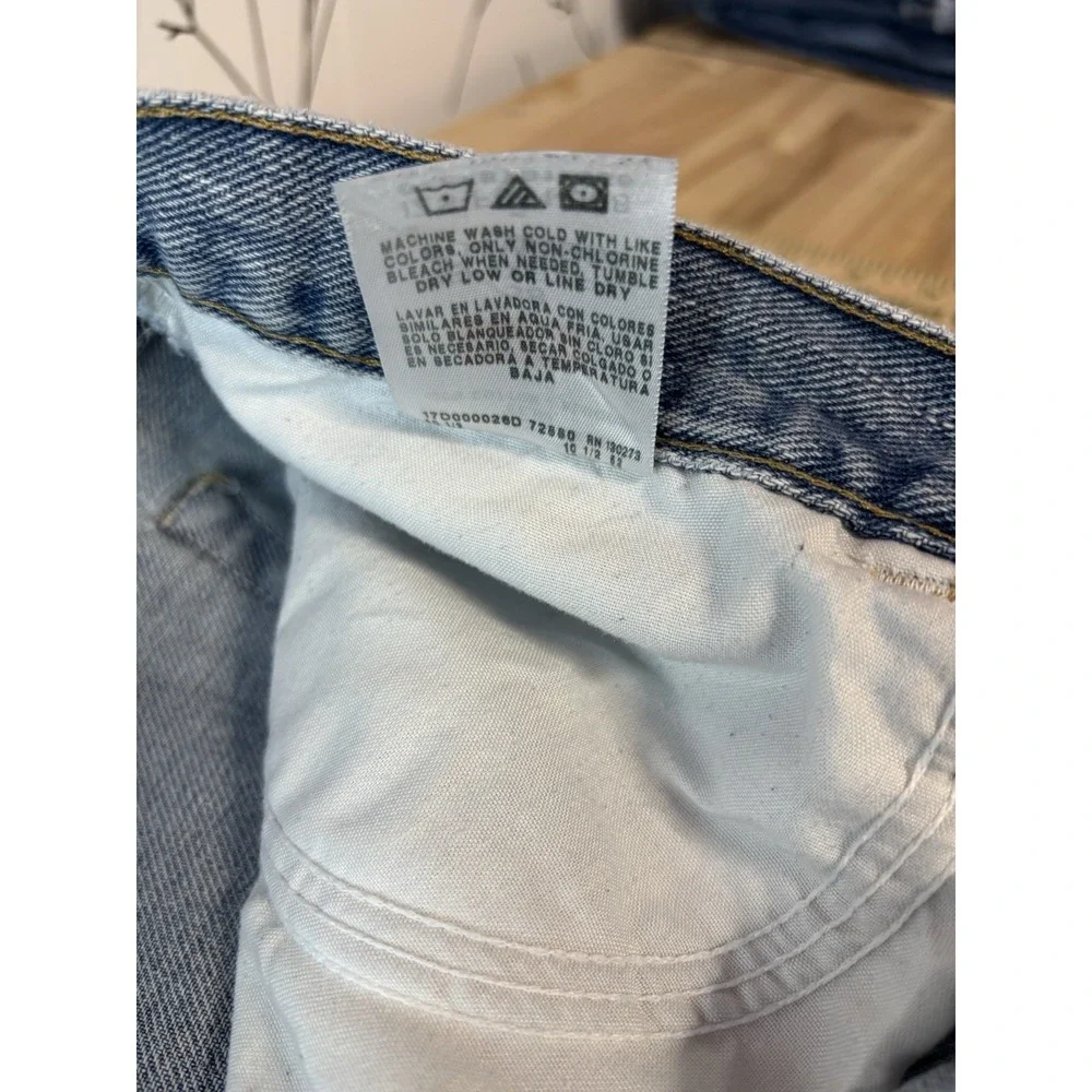 Men's Wrangler 38 Relaxed Fit Denim Bermuda Shorts Blue Medium Wash